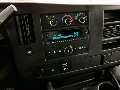 Used 2017 Chevrolet Express 2500 image 10