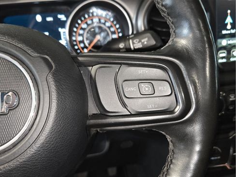 Used 2021 Jeep Gladiator Willys image 17