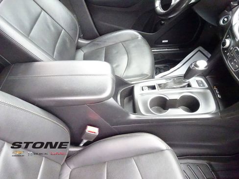 Used 2019 Chevrolet Equinox Premier image 18