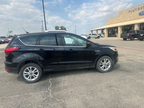 Used 2019 Ford Escape SE FWD image 6