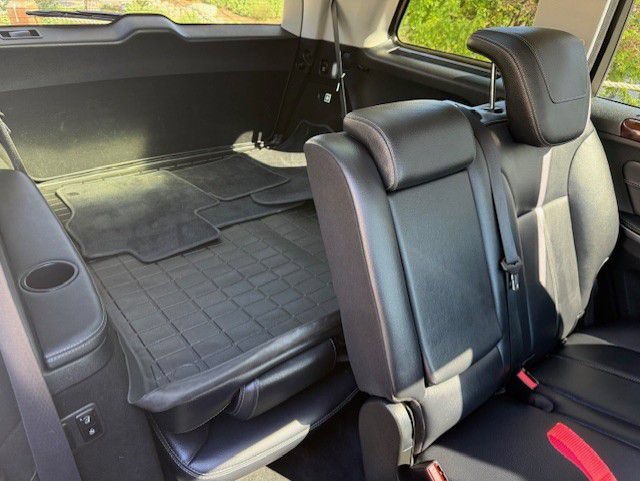 Used 2011 Mercedes-Benz GL 450 4MATIC image 29