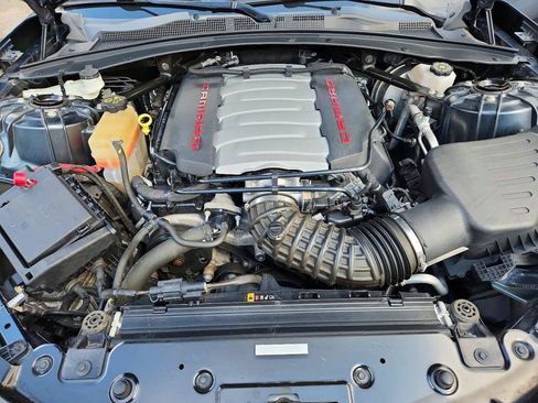Used 2022 Chevrolet Camaro LT RWD image 9