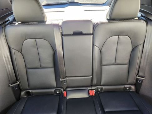 Certified 2025 Volvo XC40 B5 Core image 16