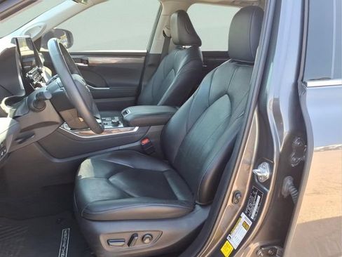 Used 2022 Toyota Highlander Limited AWD/4WD image 12
