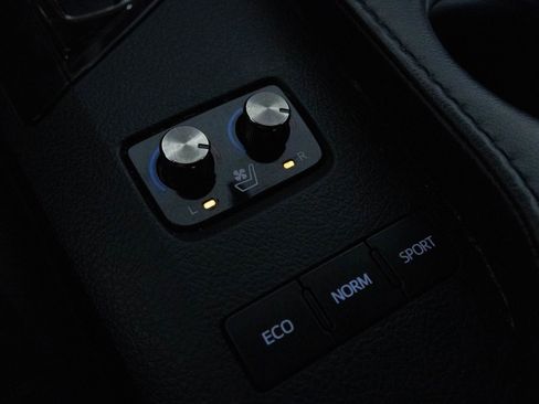 Used 2014 Toyota Avalon Limited image 27