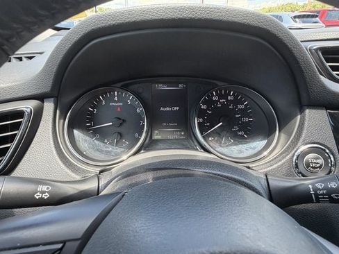 Used 2017 Nissan Rogue SV w/ Midnight Edition AWD/4WD image 18