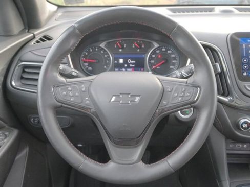 Used 2022 Chevrolet Equinox RS w/ Infotainment Package image 18
