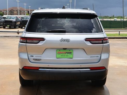 Used 2022 Jeep Grand Cherokee L Limited AWD/4WD image 5