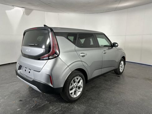 Used 2025 Kia Soul S FWD image 8