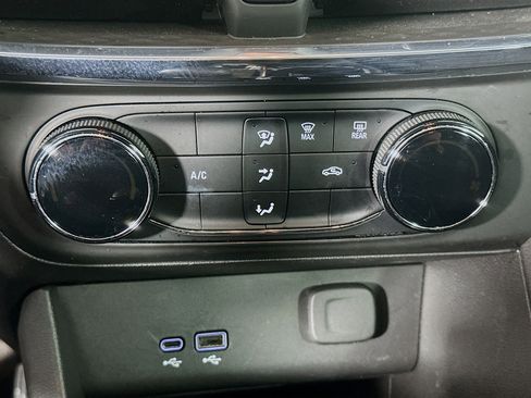 Used 2025 Buick Encore GX Preferred image 23