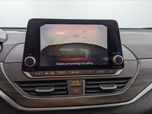 Used 2024 Nissan Altima 2.5 SV image 27