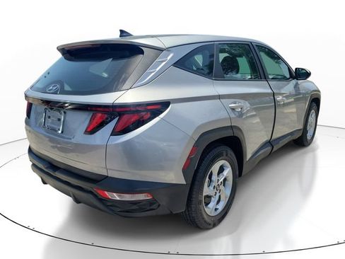 Used 2024 Hyundai Tucson SE FWD image 2
