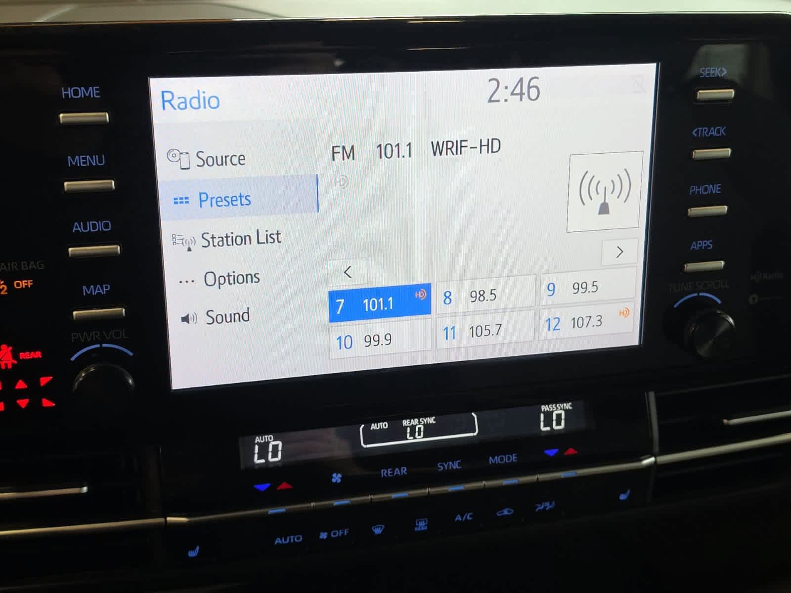 Used 2024 Toyota Sienna AWD image 26