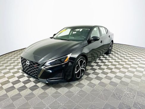 Used 2024 Nissan Altima 2.5 SR FWD image 5