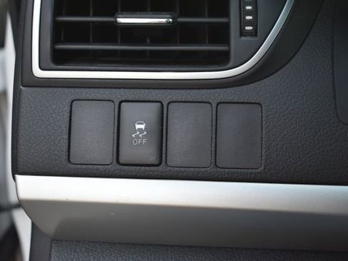 Used 2015 Toyota Camry SE image 18