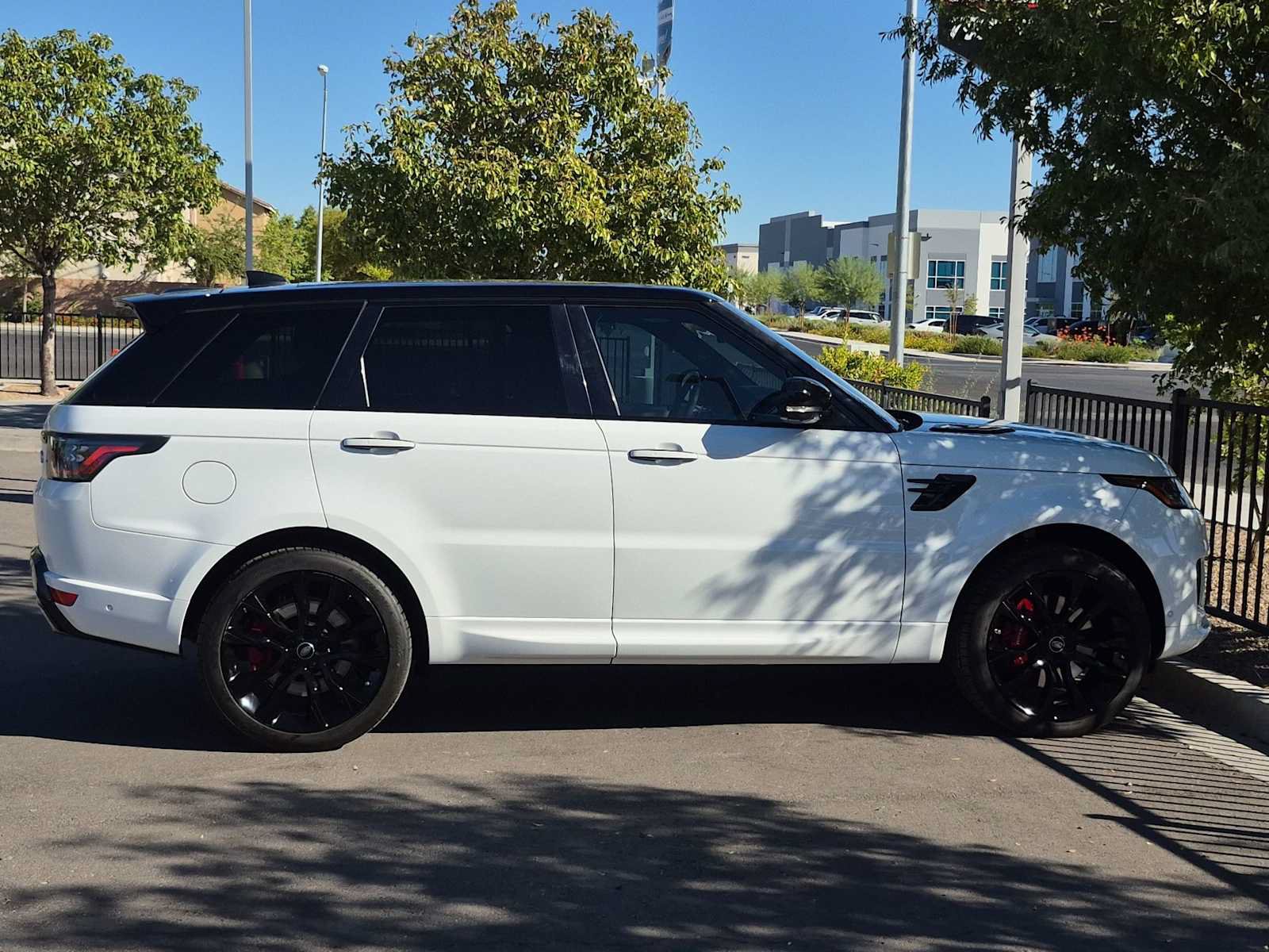 Used 2021 Land Rover Range Rover Sport HST AWD/4WD image 9