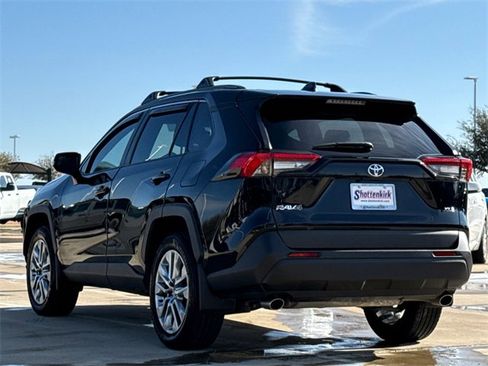 Used 2024 Toyota RAV4 XLE Premium image 6