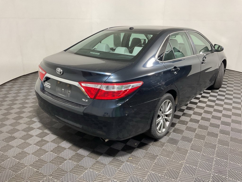 Used 2017 Toyota Camry XLE w/ Convenience Package FWD image 16