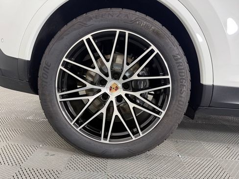 Certified 2026 Porsche Cayenne Coupe AWD/4WD image 13