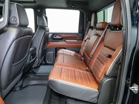 Used 2024 GMC Sierra 2500 Denali Ultimate w/ Snow Plow Prep/Camper Package image 38