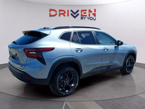 New 2026 Chevrolet Trax LT w/ Driver Confidence Package image 5