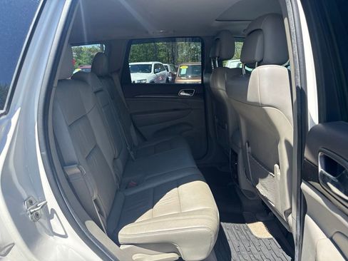 Used 2011 Jeep Grand Cherokee Laredo AWD/4WD image 37