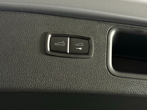 New 2026 Porsche Macan S image 18