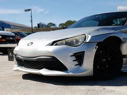 Used 2014 Subaru BRZ Limited image 25