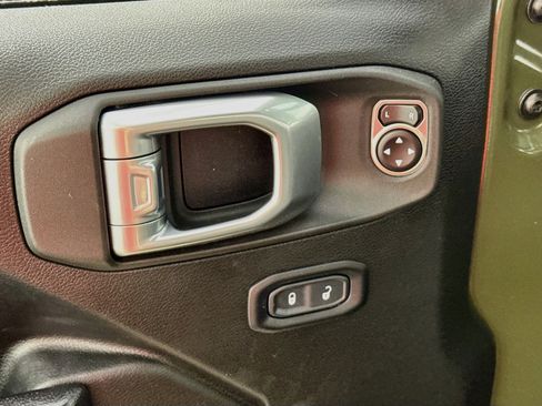 Used 2023 Jeep Wrangler Unlimited AWD/4WD image 19