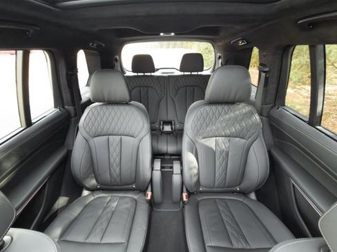 Used 2025 BMW X7 M60i w/ Executive Package image 30