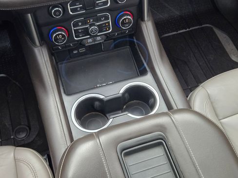 Used 2021 Chevrolet Tahoe LT w/ LT Signature Package image 21