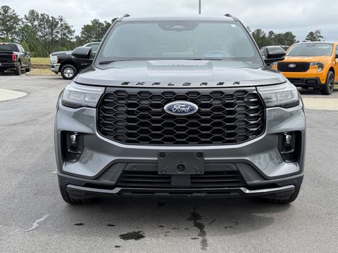 Certified 2025 Ford Explorer ST-Line w/ ST-Line Street Pack AWD/4WD image 33