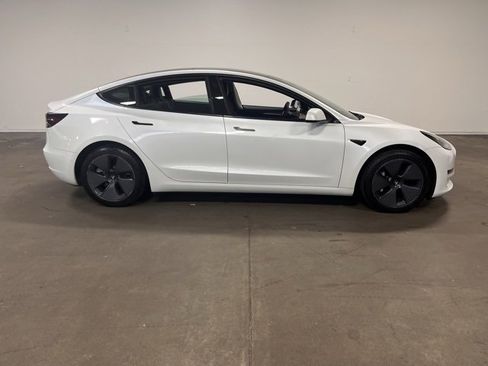 Used 2022 Tesla Model 3 Long Range image 2