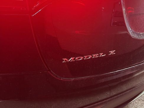 Used 2018 Tesla Model X 75D image 10