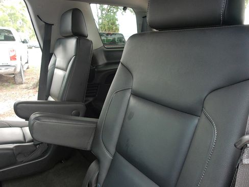 Used 2018 Chevrolet Tahoe LT w/ Luxury Package RWD image 30