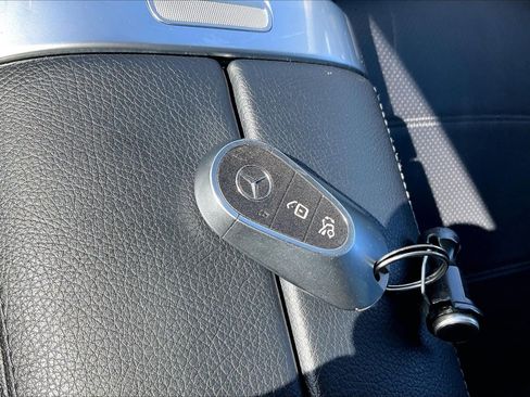 Used 2022 Mercedes-Benz C 300 Sedan image 10