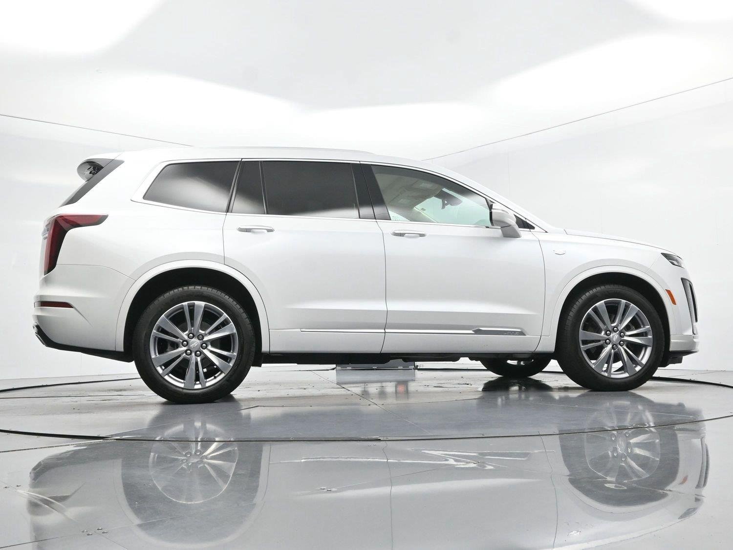 Certified 2024 Cadillac XT6 Premium Luxury AWD/4WD image 57