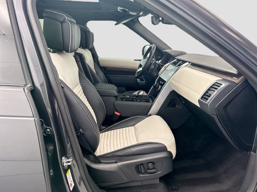 Used 2022 Land Rover Discovery HSE R-Dynamic AWD/4WD image 19