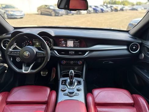 Used 2022 Alfa Romeo Stelvio Veloce AWD/4WD image 16