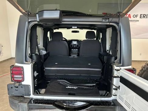 Used 2017 Jeep Wrangler Sport AWD/4WD image 8