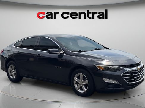 Used 2023 Chevrolet Malibu LT w/ Driver Confidence Package FWD image 3