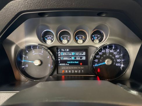 Used 2015 Ford F250 Lariat w/ Lariat Ultimate Package image 21