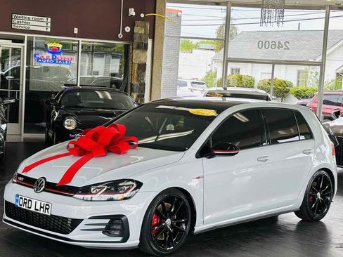 Used 2021 Volkswagen GTI Autobahn FWD image 14