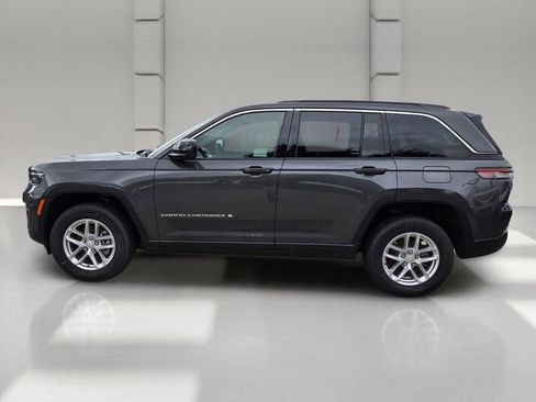 Certified 2026 Jeep Grand Cherokee Laredo AWD/4WD image 2