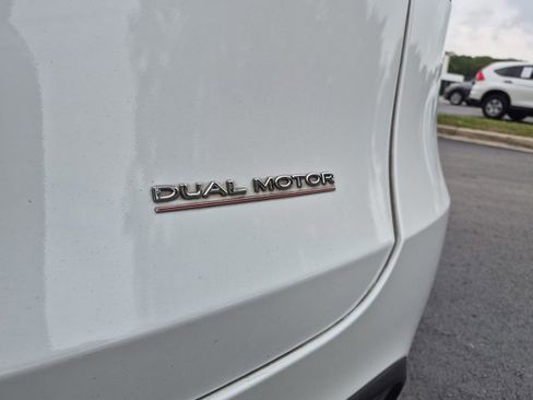 Used 2023 Tesla Model Y Performance AWD/4WD image 27