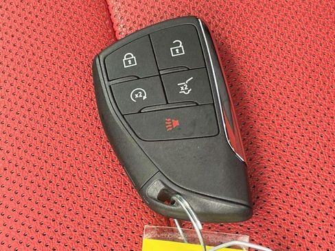 Used 2025 Chevrolet Equinox EV RS FWD image 4