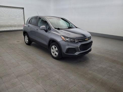 Used 2020 Chevrolet Trax LS w/ Tint and Cruise Package AWD/4WD image 13