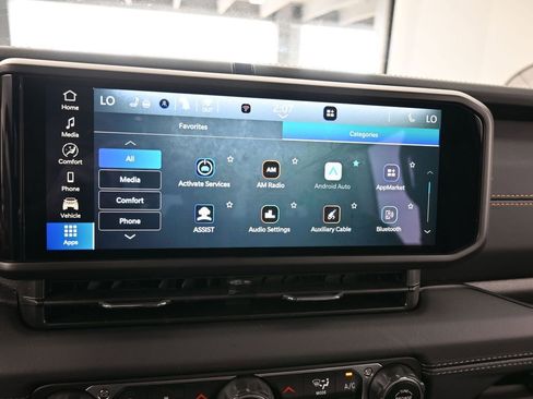 Used 2024 Jeep Gladiator Sport w/ Premium Package image 19