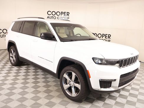 Used 2022 Jeep Grand Cherokee L Limited AWD/4WD image 1