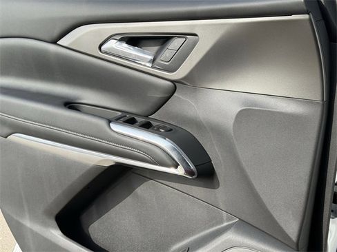 New 2026 Chevrolet Traverse LT w/ Driver Confidence Package image 21